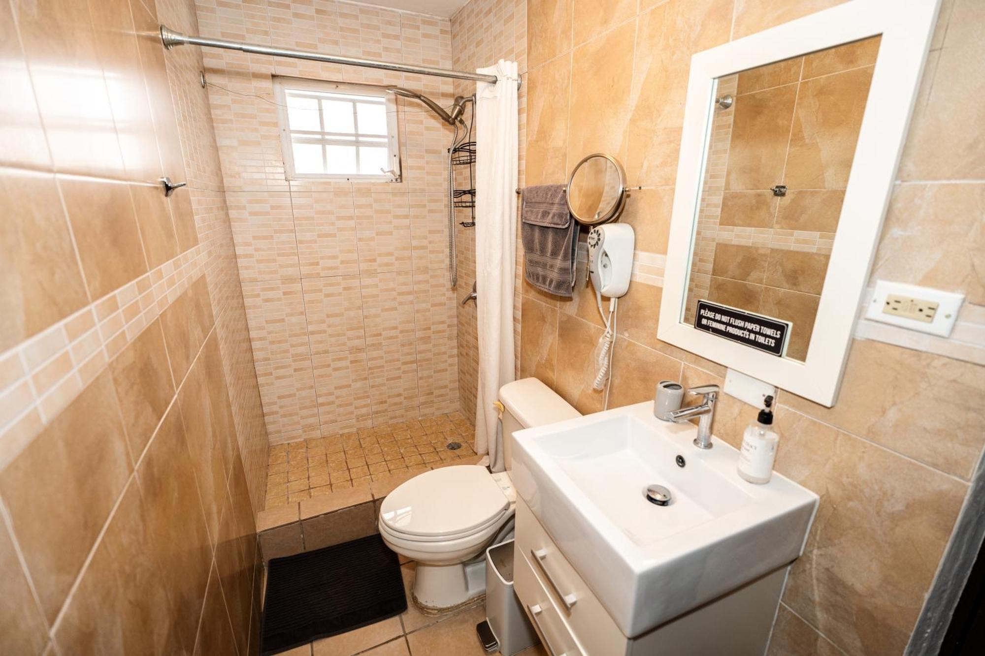 Private Jacuzzi Oasis With Mountain Views And Free Parking Apartment Понсе Екстериор снимка