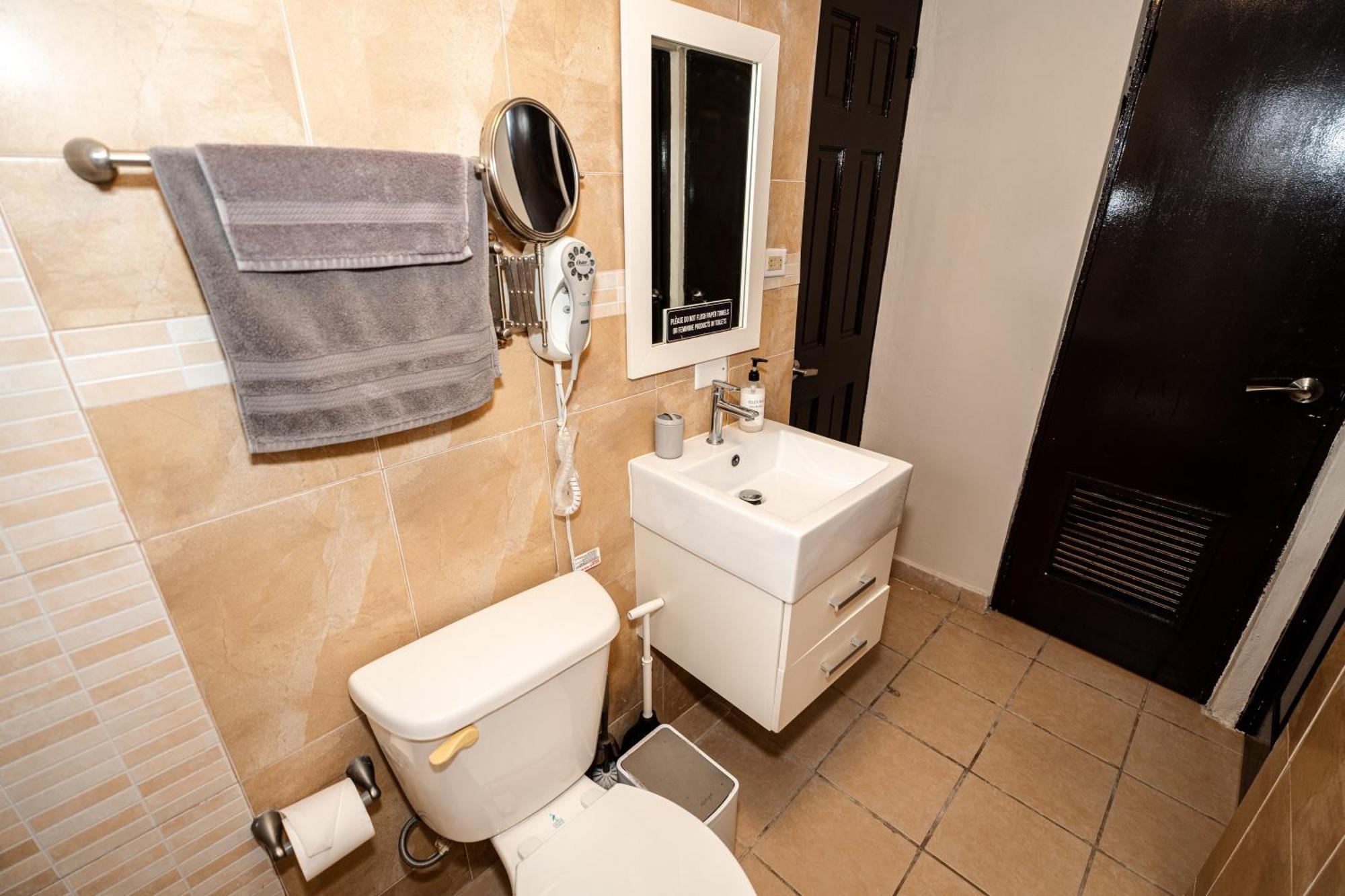 Private Jacuzzi Oasis With Mountain Views And Free Parking Apartment Понсе Екстериор снимка